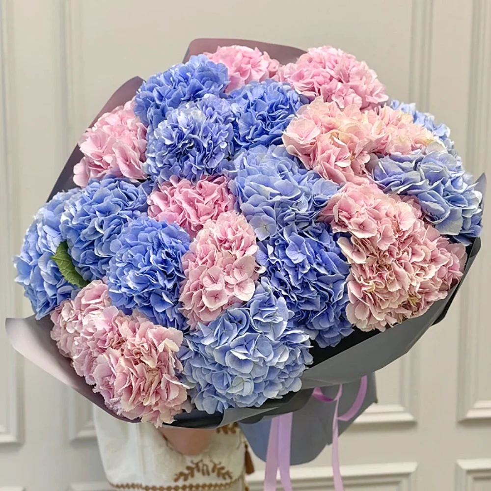 Букет из 21 гортензий