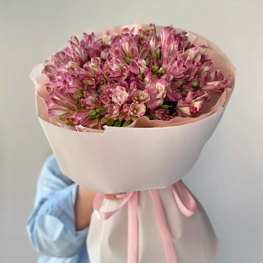 Букет из 25 розовых альстромерий