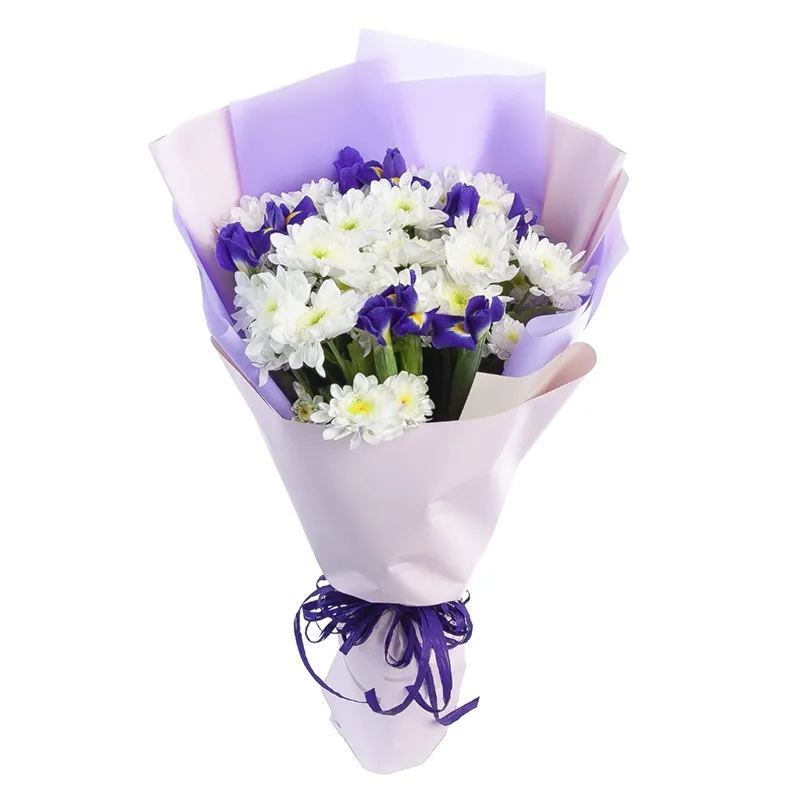 Букет из белых хризантем и ирисов